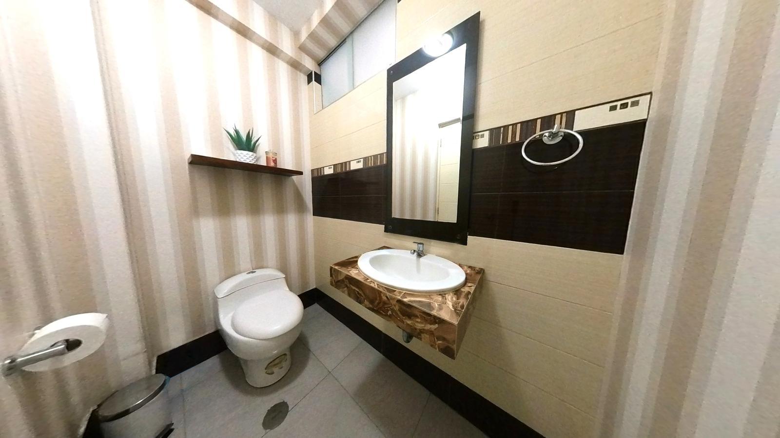 VENTA DE LINDO DEPARTAMENTO 2° PISO EN JACARANDAS, URB. SANTA VICTORIA